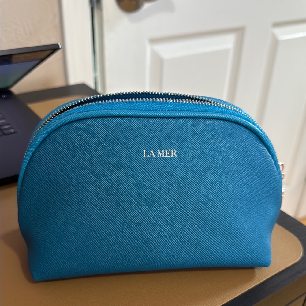 La Mer Blue Travel Cosmetics Bag